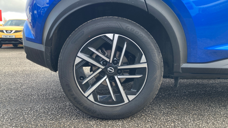 Nissan Juke 1.0 DiG-T N-Connecta 5dr Petrol Hatchback